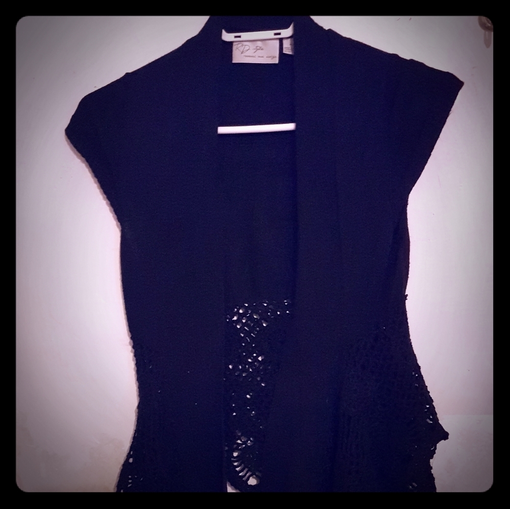 Crochet like sleeveless sweater